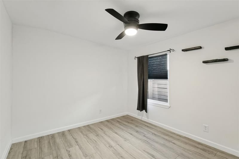 1306 E Lovers Lane, Arlington TX 76010 - Photo 20