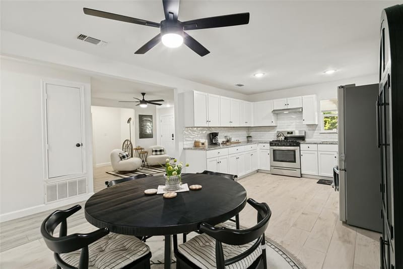 1306 E Lovers Lane, Arlington TX 76010 - Photo 9