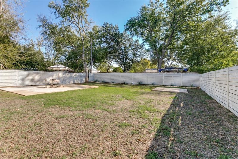 1306 E Lovers Lane, Arlington TX 76010 - Photo 24