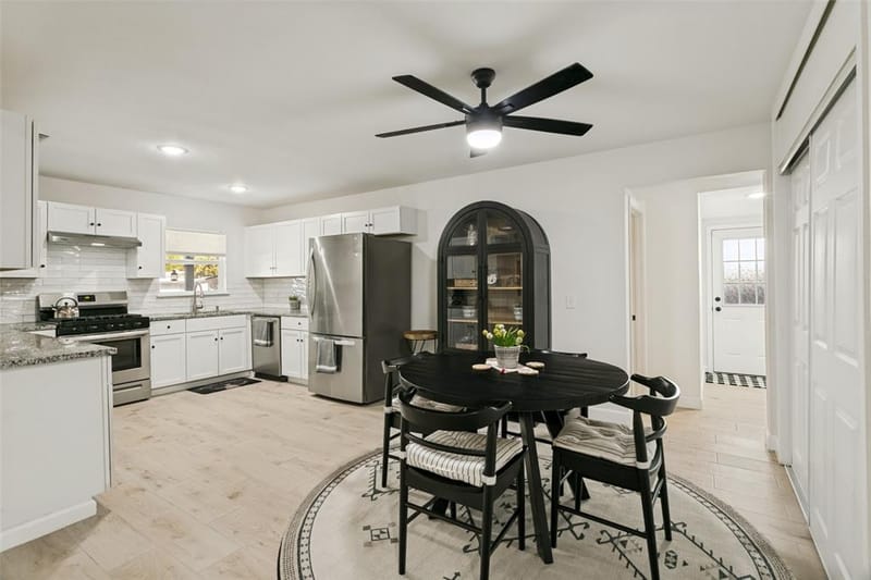 1306 E Lovers Lane, Arlington TX 76010 - Photo 8