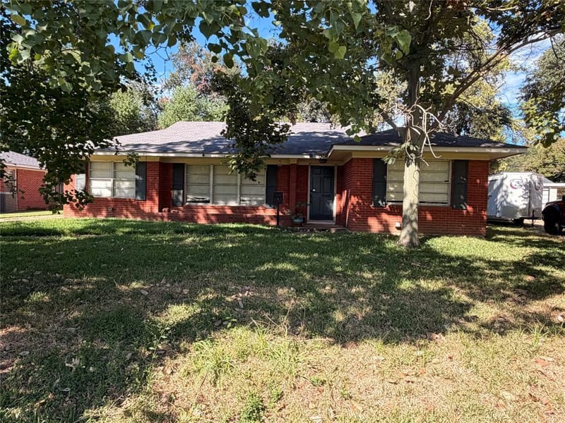 220 Bruce Avenue, Shreveport LA 71105 - Photo 2