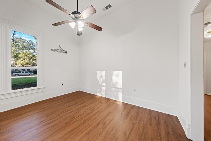 307 Avenue D, Clifton TX 76634 - Photo 16