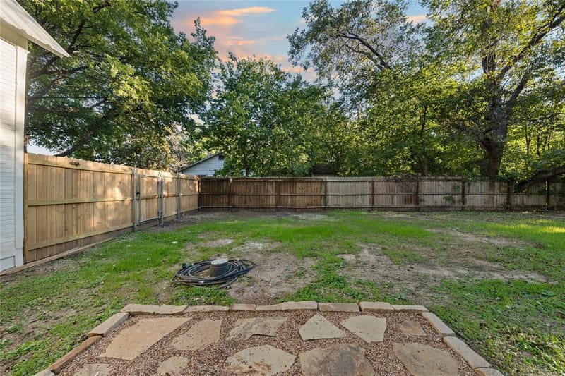 307 Avenue D, Clifton TX 76634 - Photo 20
