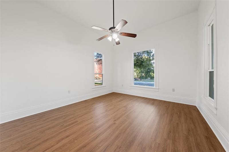 307 Avenue D, Clifton TX 76634 - Photo 24