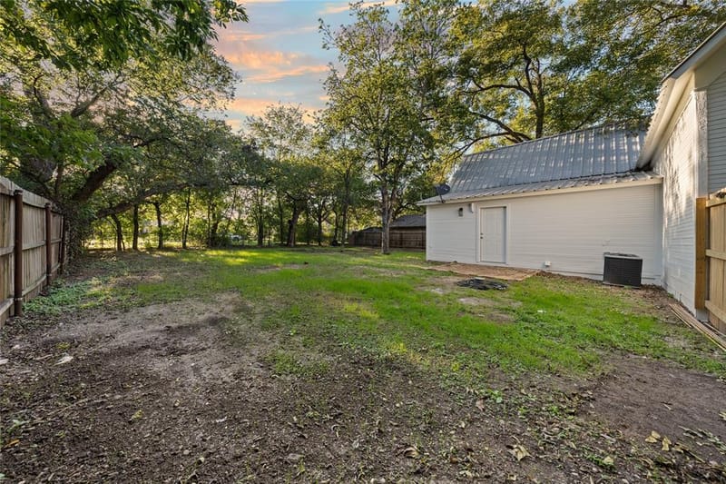 307 Avenue D, Clifton TX 76634 - Photo 18