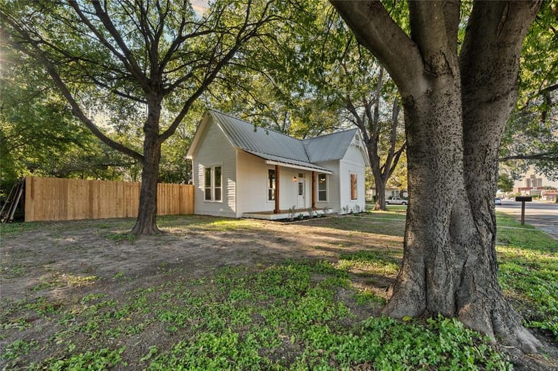 307 Avenue D, Clifton TX 76634 - Photo 29