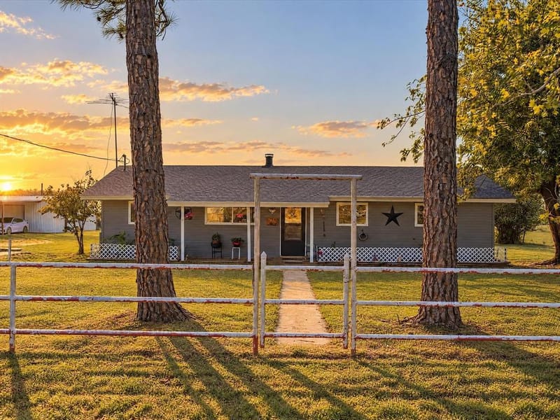 2220 Well Service Road, Bowie TX 76230