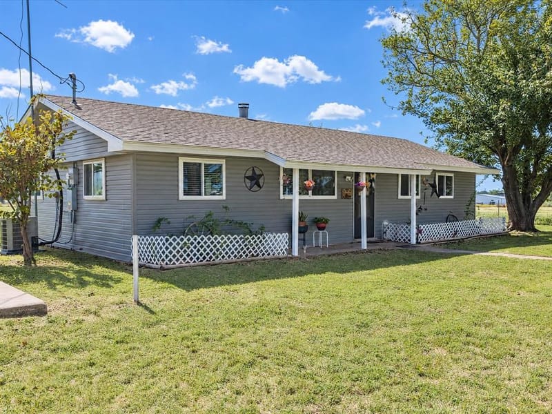 2220 Well Service Road, Bowie TX 76230 - Photo 4