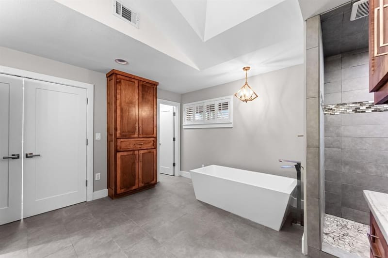 9656 Ravensway Drive, Dallas TX 75238 - Photo 33