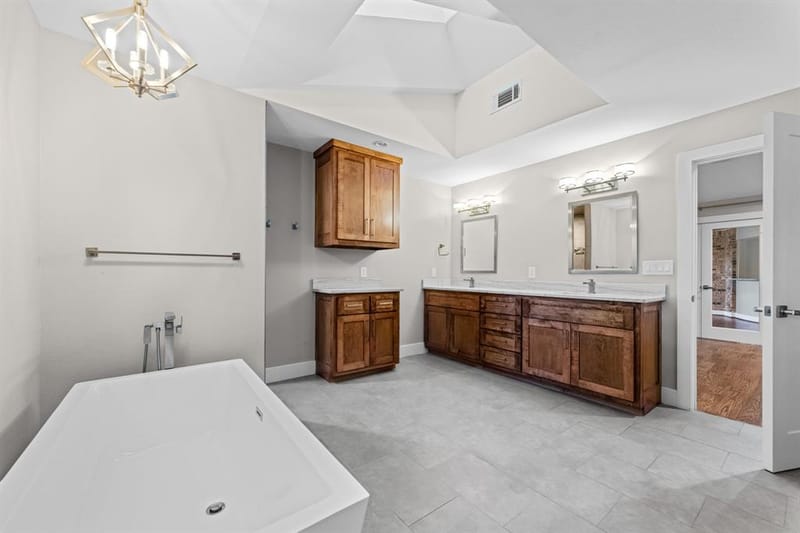 9656 Ravensway Drive, Dallas TX 75238 - Photo 31