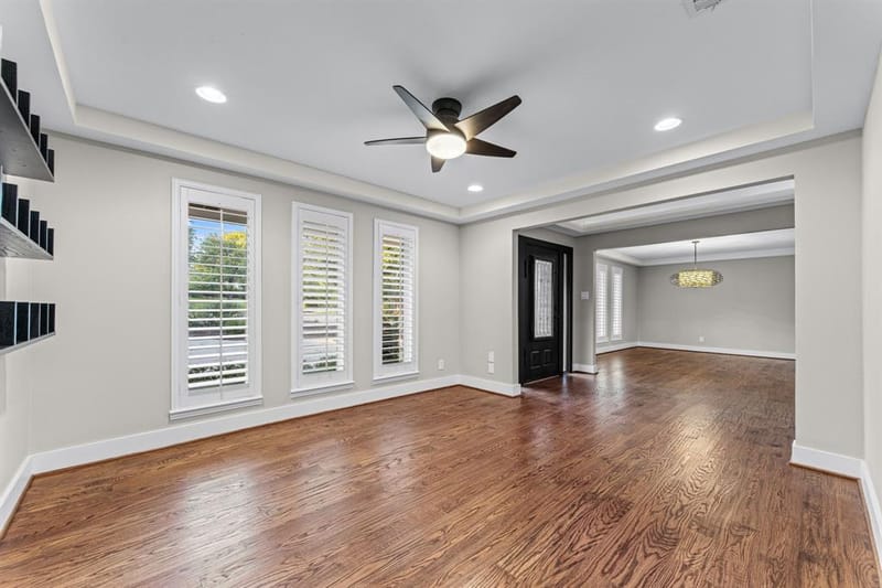 9656 Ravensway Drive, Dallas TX 75238 - Photo 4