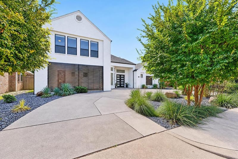 4420 Hollow Oak Drive, Dallas TX 75287 - Photo 2