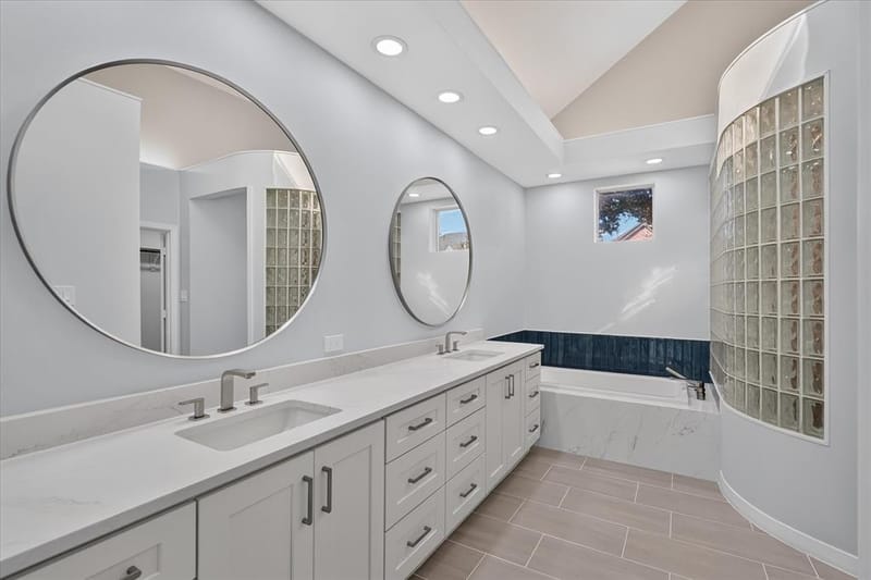 4420 Hollow Oak Drive, Dallas TX 75287 - Photo 20