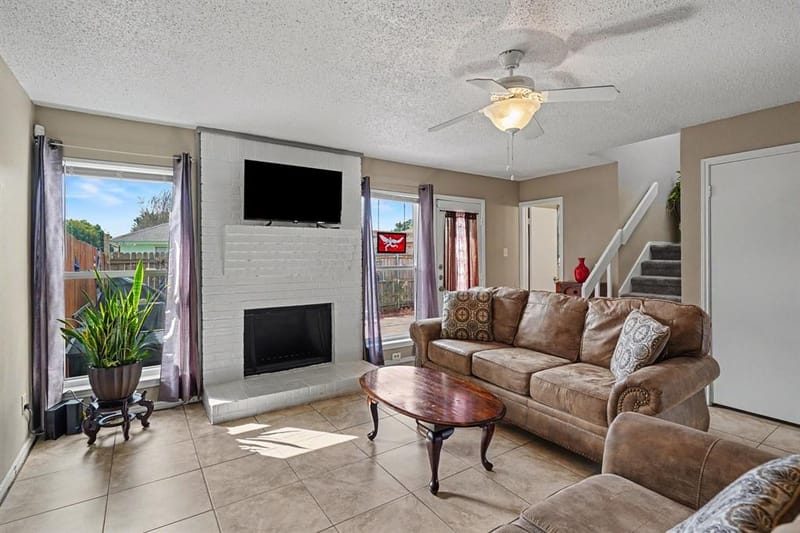6747 S Creek Drive, Fort Worth TX 76133 - Photo 3