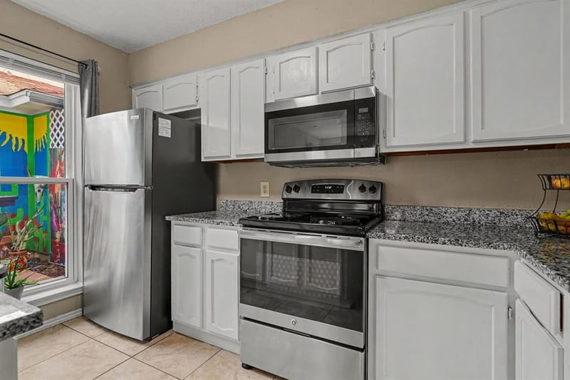 6747 S Creek Drive, Fort Worth TX 76133 - Photo 9