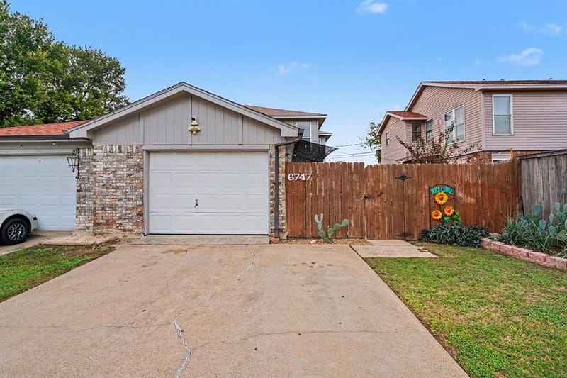 6747 S Creek Drive, Fort Worth TX 76133 - Photo 30