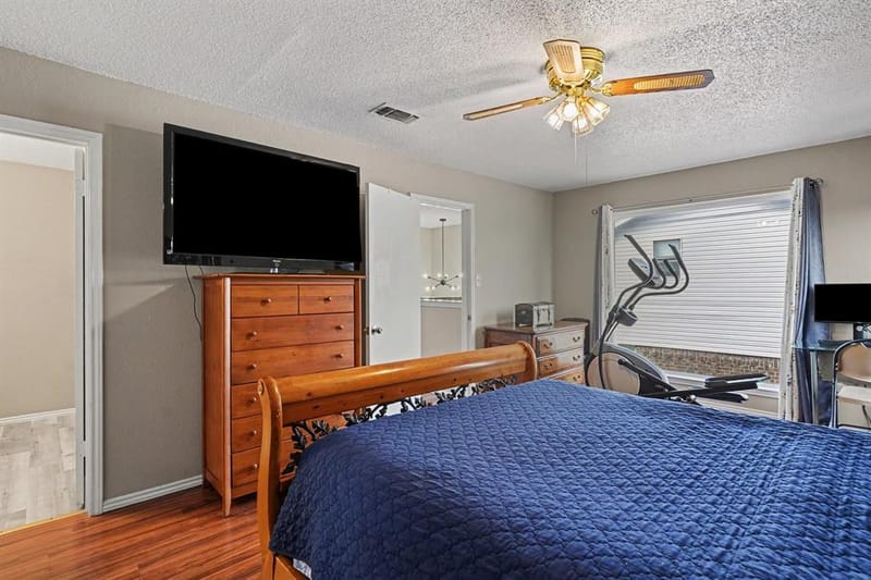 6747 S Creek Drive, Fort Worth TX 76133 - Photo 19