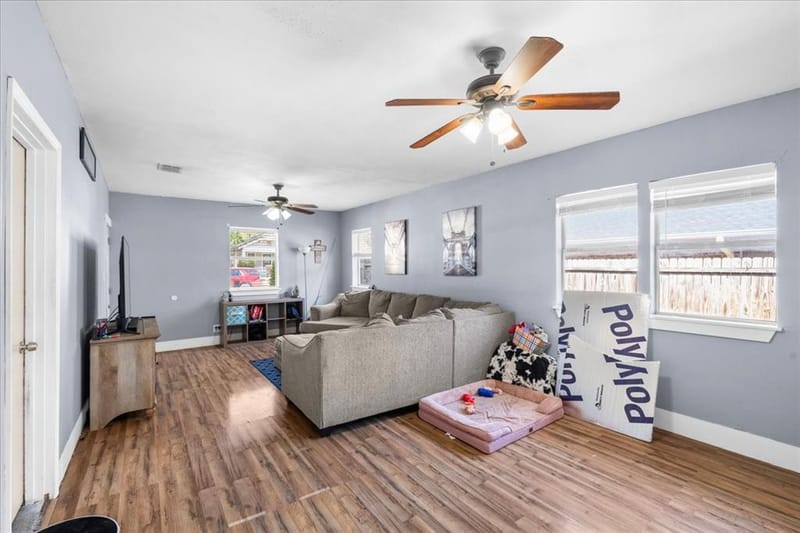 324 Cynisca Street, Waxahachie TX 75165 - Photo 5