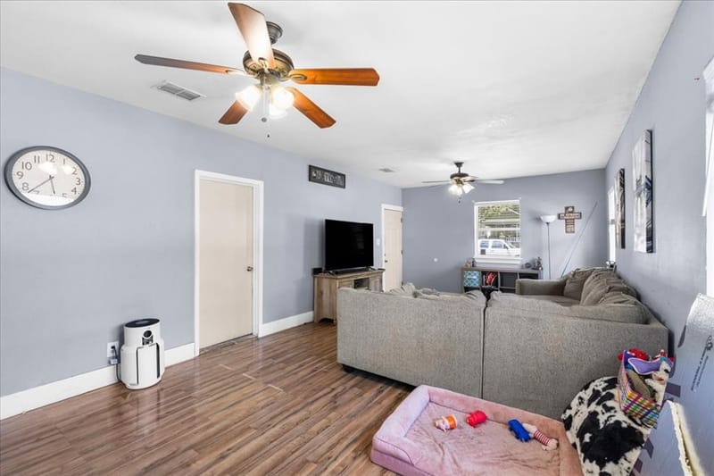 324 Cynisca Street, Waxahachie TX 75165 - Photo 4