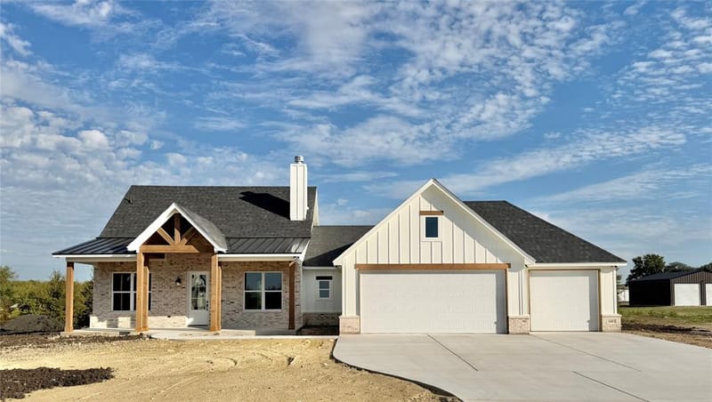 1001 Sarbrina Court, Weatherford TX 76085