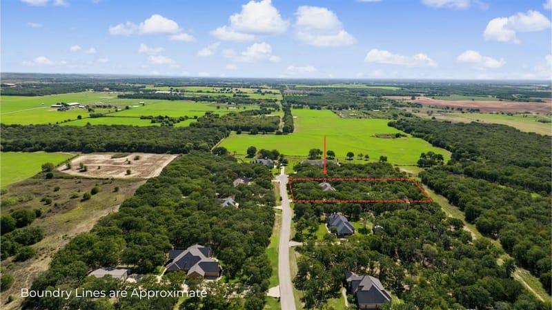 6104 Temple Oaks Court, Granbury TX 76049 - Photo 2