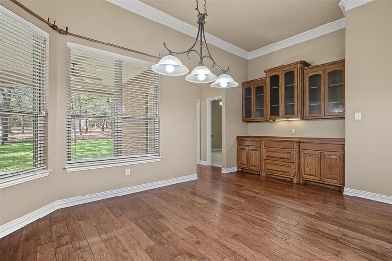 6104 Temple Oaks Court, Granbury TX 76049 - Photo 13