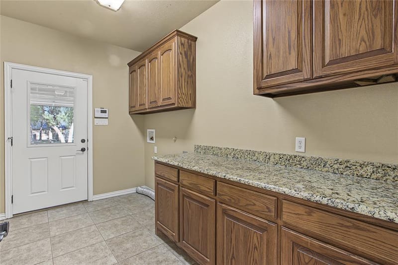 6104 Temple Oaks Court, Granbury TX 76049 - Photo 12