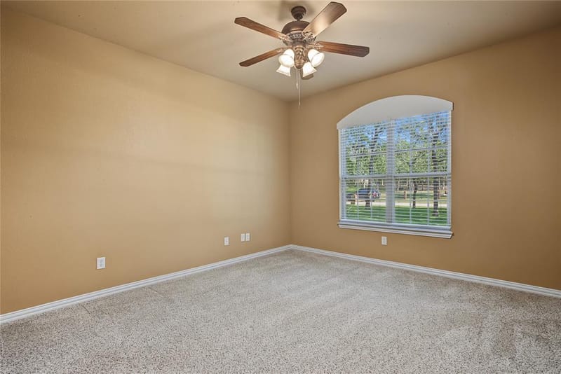 6104 Temple Oaks Court, Granbury TX 76049 - Photo 9