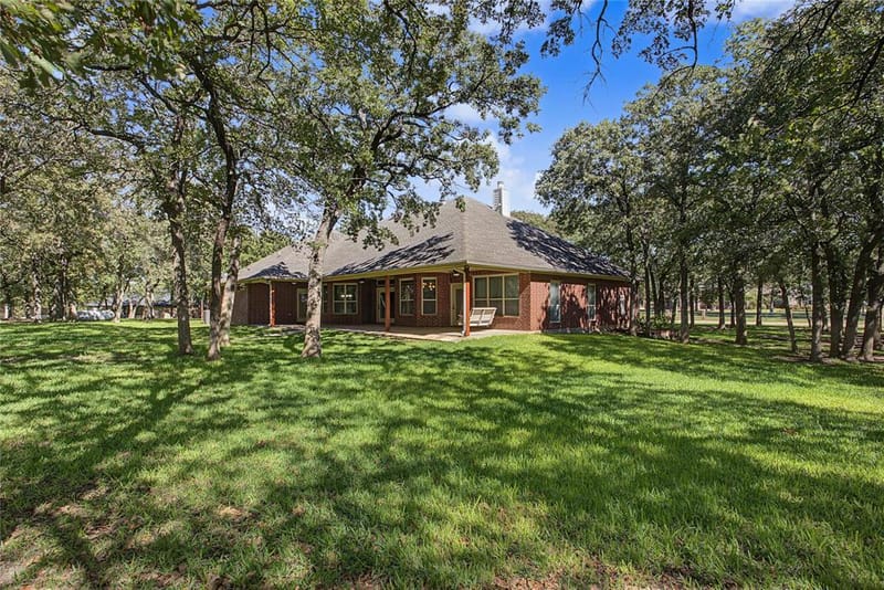 6104 Temple Oaks Court, Granbury TX 76049 - Photo 30