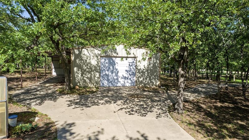 6104 Temple Oaks Court, Granbury TX 76049 - Photo 34