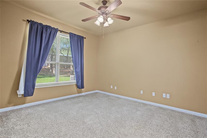 6104 Temple Oaks Court, Granbury TX 76049 - Photo 10