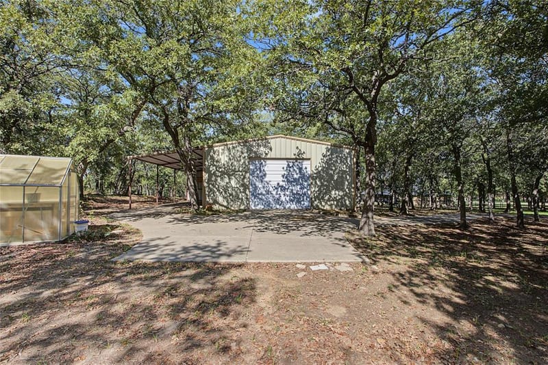 6104 Temple Oaks Court, Granbury TX 76049 - Photo 33