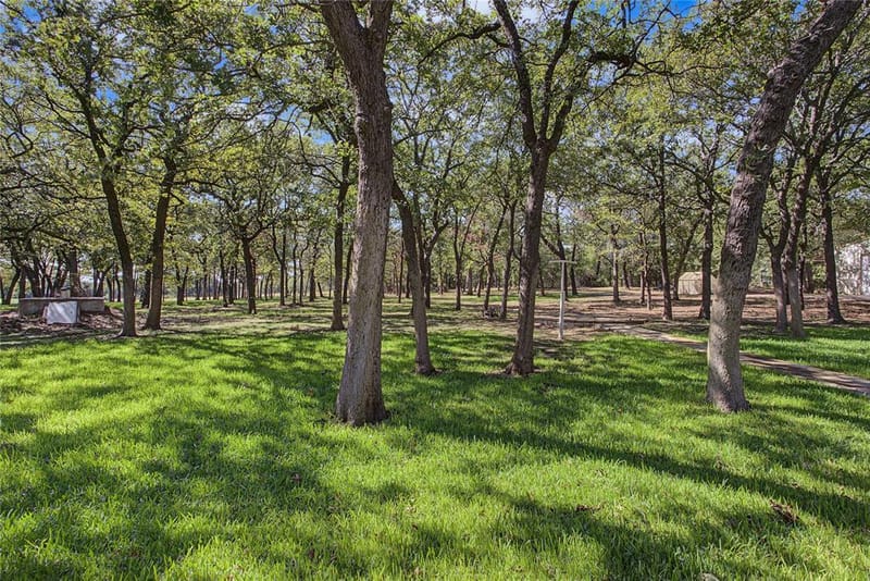 6104 Temple Oaks Court, Granbury TX 76049 - Photo 37