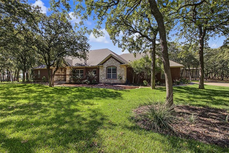 6104 Temple Oaks Court, Granbury TX 76049 - Photo 39