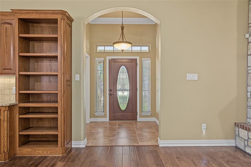 6104 Temple Oaks Court, Granbury TX 76049 - Photo 4