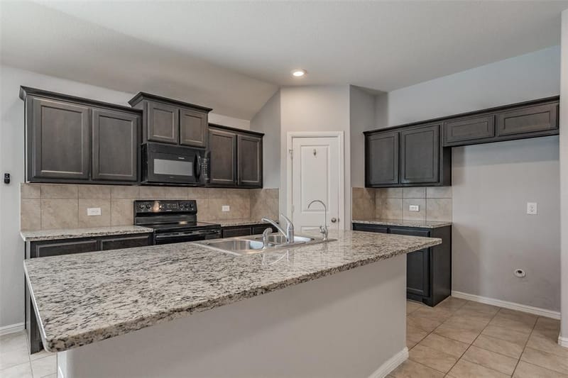 9316 Herringbone Drive, Fort Worth TX 76131 - Photo 13