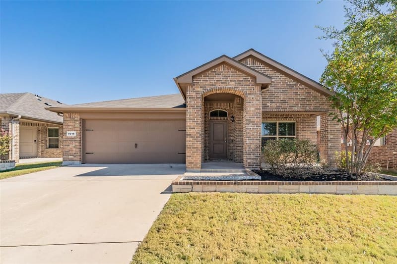 9316 Herringbone Drive, Fort Worth TX 76131