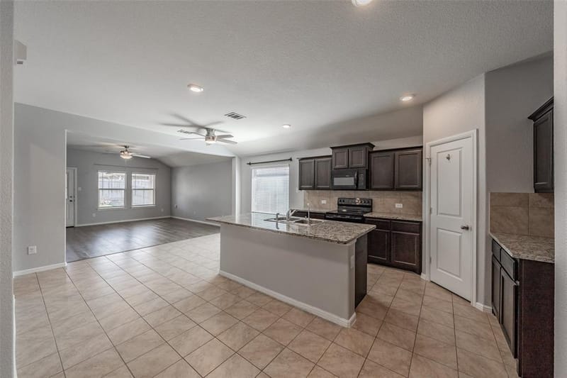 9316 Herringbone Drive, Fort Worth TX 76131 - Photo 10