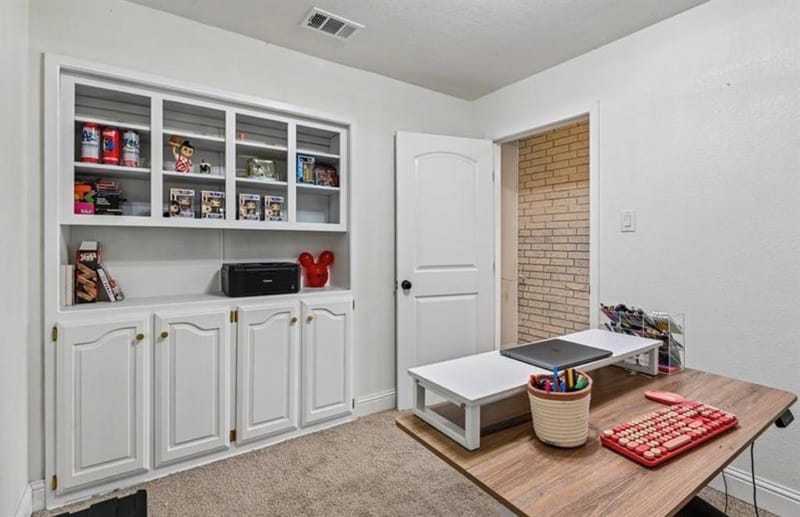 813 Oakbluff Drive, Lancaster TX 75146 - Photo 10