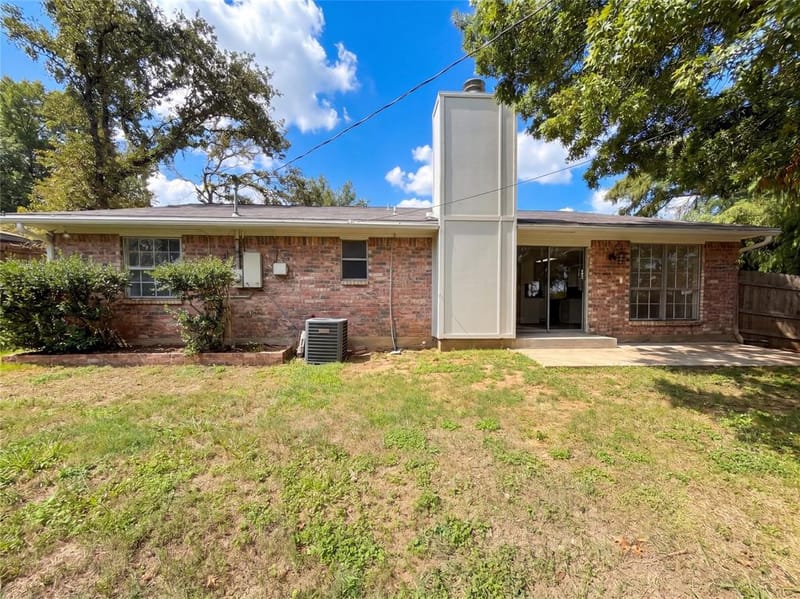 2527 Holt Road, Arlington TX 76006 - Photo 5