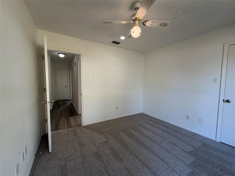 2527 Holt Road, Arlington TX 76006 - Photo 8