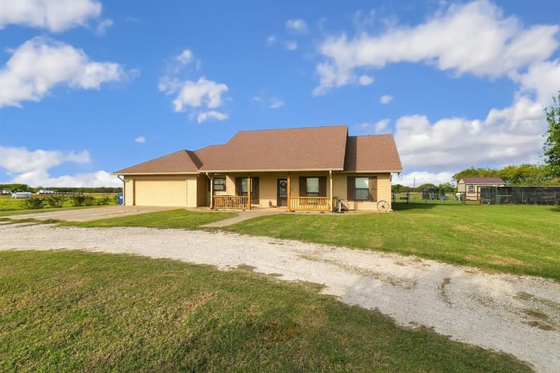 525 County Road 237, Gainesville TX 76240 - Photo 2