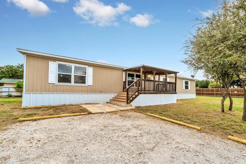 4815 Cimmaron Trail, Weatherford TX 76087 - Photo 2