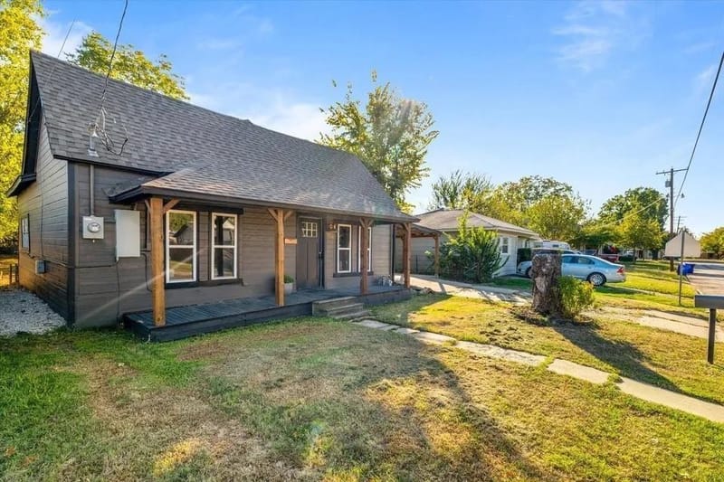 306 Hall Street, Whitesboro TX 76273 - Photo 2