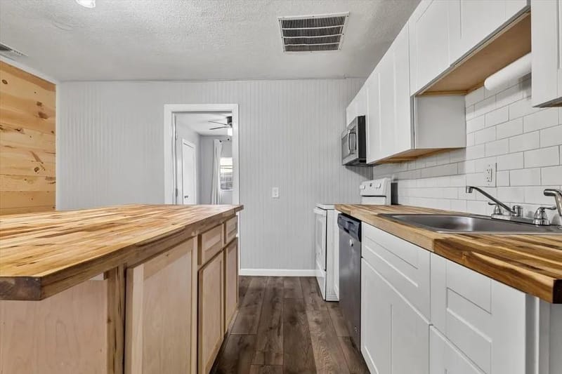 306 Hall Street, Whitesboro TX 76273 - Photo 11