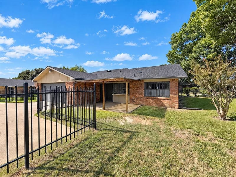 1226 Sequoia Drive, DeSoto TX 75115 - Photo 5