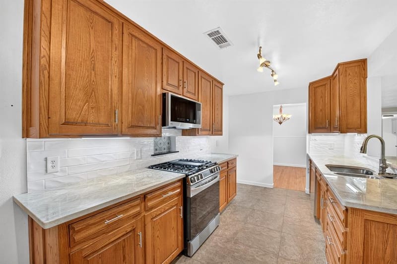 7305 Coronet Avenue, North Richland Hills TX 76180 - Photo 9