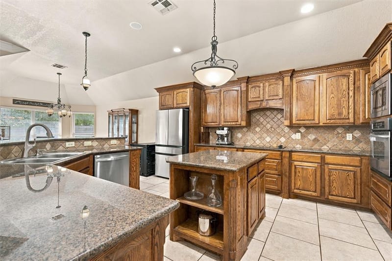 321 Canterbury Road, Waco TX 76712 - Photo 6