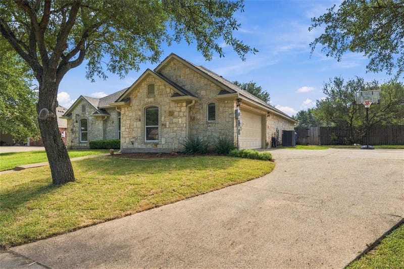 321 Canterbury Road, Waco TX 76712 - Photo 18