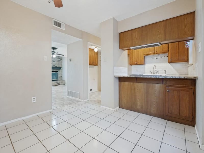 512 Pecan Acres Court, Arlington TX 76013 - Photo 7